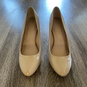 Nude classy heels- barely worn